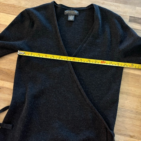 Banana Republic Charcoal Grey Merino Wool Wrap Cardigan S - Picture 3 of 11